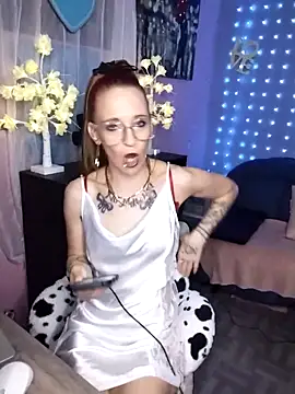 Purple2StayThnxx online show from 02.02.26