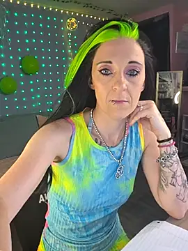 Purple2StayThnxx online show from 03.31.26