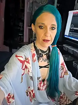 Snapshot of Purple2StayThnxx chatting on 04.30.26 Purple2StayThnxx online show from 04.30.26