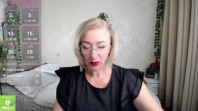 hunters woman online show from 10.24.25