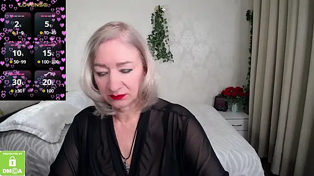 Snapshot of hunters_woman chatting on 02.18.26 hunters woman online show from 02.18.26