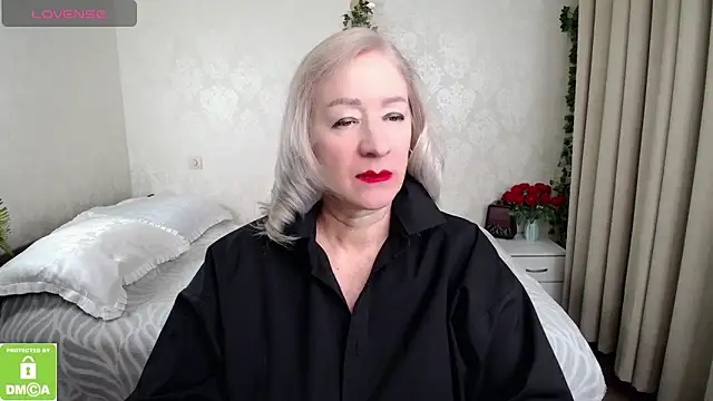 Snapshot of hunters_woman chatting on 02.21.26 hunters woman online show from 02.21.26