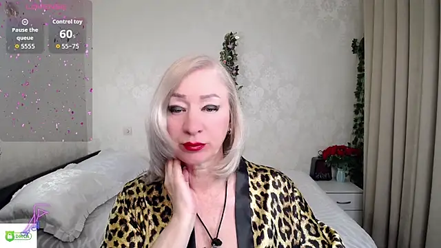 hunters woman online show from 05.11.26