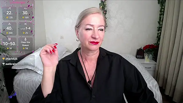hunters woman online show from 07.06.26