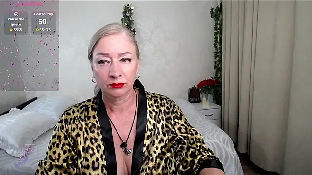 hunters woman online show from 07.09.26