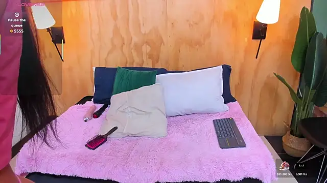 milavega  online show from 12.21.25