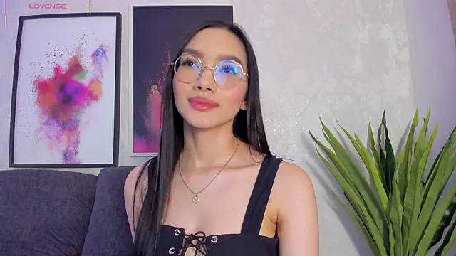 Keira Corleone online show from 11.17.25