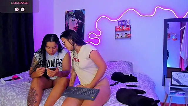 Dilan and Mia online show from 10.09.25