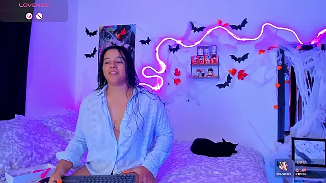 Dilan and Mia online show from 10.18.25