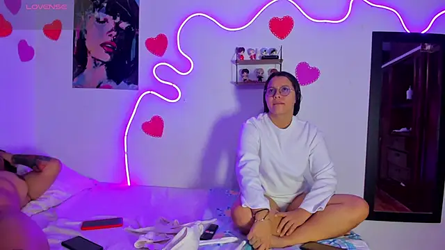 Dilan and Mia online show from 04.01.26