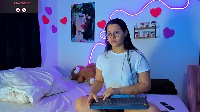 Dilan and Mia online show from 04.11.26