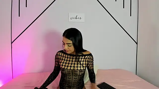 MiahCornell  online show from 10.01.25