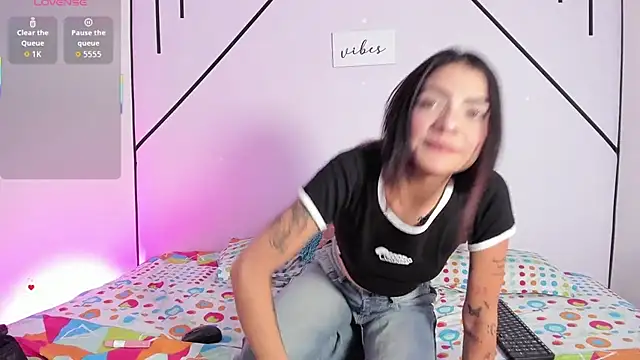 MiahCornell  online show from 12.05.25