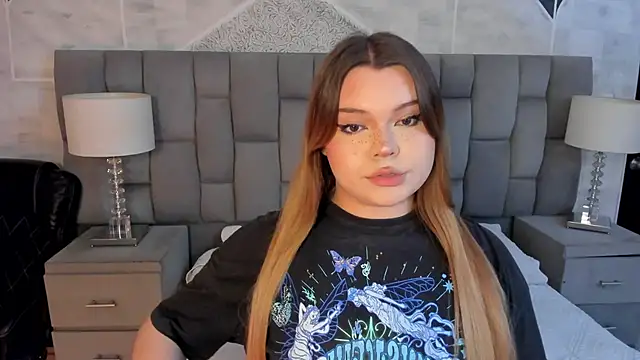 Snapshot of Maxxxine1 chatting on 10.29.25 Maxxxine1 online show from 10.29.25