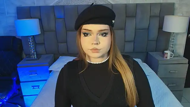 Snapshot of Maxxxine1 chatting on 11.02.25 Maxxxine1 online show from 11.02.25