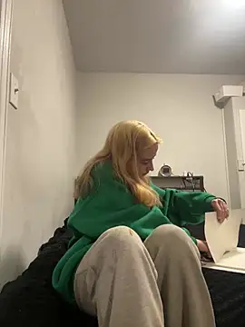 SeccySerena online show from 02.20.26