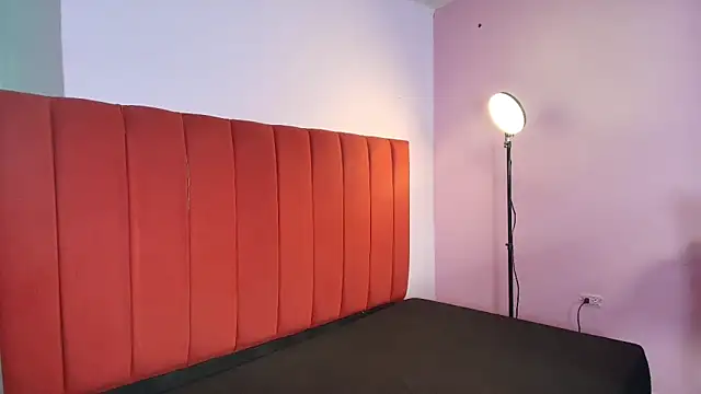 Snapshot of Bunny_Petit chatting on 09.26.25 Bunny Petit online show from 09.26.25