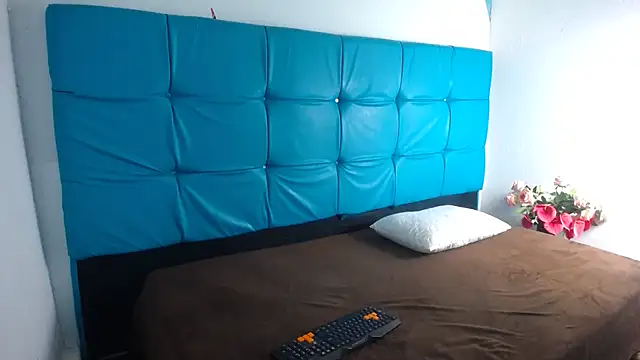 Snapshot of Bunny_Petit chatting on 10.28.25 Bunny Petit online show from 10.28.25