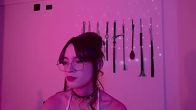 Snapshot of nina_kink chatting on 05.23.26 nina kink online show from 05.23.26