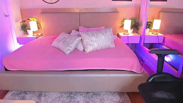 Snapshot of Meloddy_Rose chatting on 09.16.25 Meloddy Rose online show from 09.16.25
