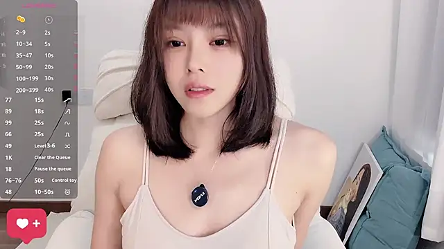 Snapshot of yara_hot1 chatting on 12.18.25 yara hot1 online show from 12.18.25