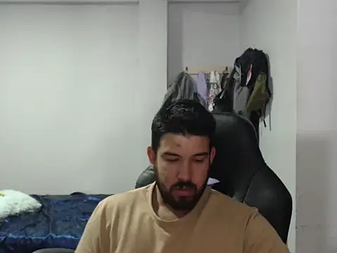 Axel11113 online show from 10.20.25