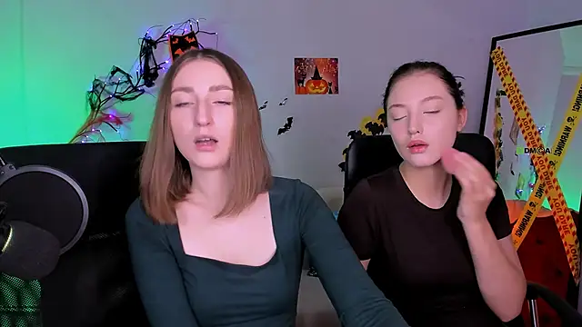 eva smiith  online show from 10.23.25