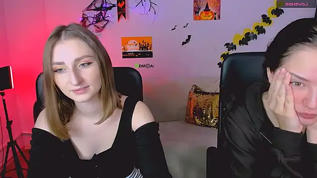 eva smiith  online show from 10.31.25