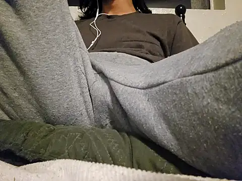 Snapshot of Nicks9inches chatting on 09.16.25 Nicks9inches online show from 09.16.25