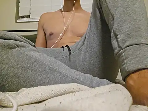 Snapshot of Nicks9inches chatting on 09.17.25 Nicks9inches online show from 09.17.25