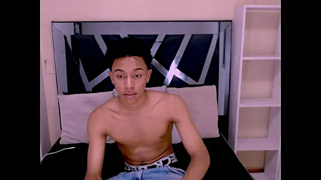 Rocco Grey online show from 10.03.25