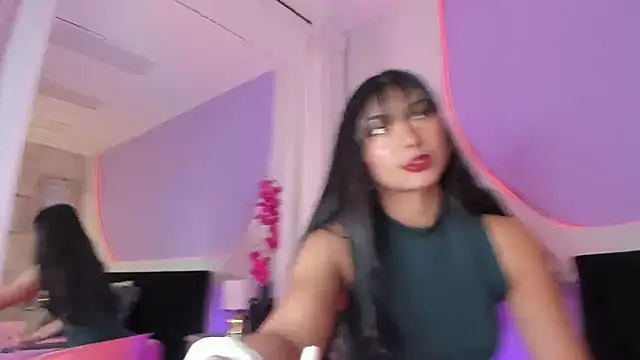 Snapshot of _HAANNAH_ chatting on 11.11.25 HAANNAH online show from 11.11.25