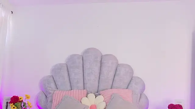 emma-conti2 online show from 03.04.26