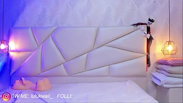 lulukawai16 online show from 10.15.25