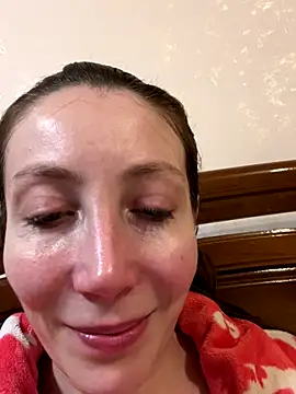 Snapshot of HellaryTourent chatting on 11.27.25 HellaryTourent online show from 11.27.25