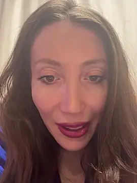 Snapshot of HellaryTourent chatting on 01.13.26 HellaryTourent online show from 01.13.26