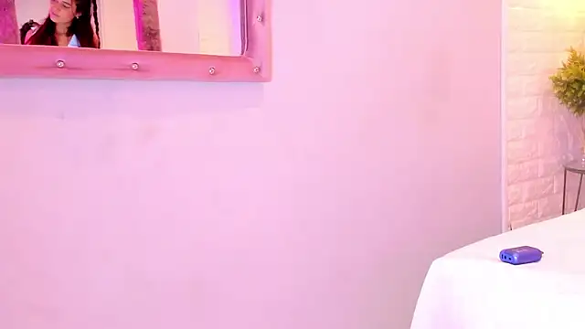 amber sparkle online show from 10.14.25