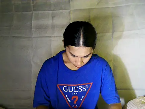 Snapshot of Asian_PrettyAle chatting on 12.01.25 Asian PrettyAle online show from 12.01.25