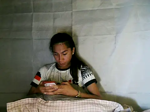 Snapshot of Asian_PrettyAle chatting on 12.02.25 Asian PrettyAle online show from 12.02.25