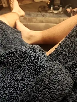 Snapshot of hubbyfun19 chatting on 10.25.25 hubbyfun19 online show from 10.25.25