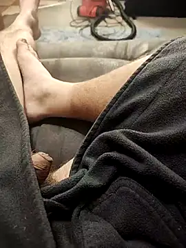 Snapshot of hubbyfun19 chatting on 11.04.25 hubbyfun19 online show from 11.04.25