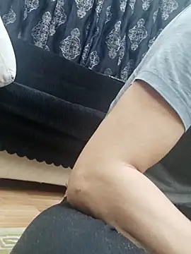 Snapshot of Apooabe chatting on 11.19.25 Apooabe online show from 11.19.25