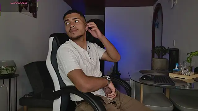 Snapshot of michel_g1 chatting on 02.17.26 michel g1 online show from 02.17.26