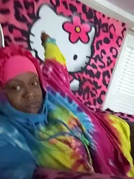 ShesTheOne 444 online show from 10.21.25