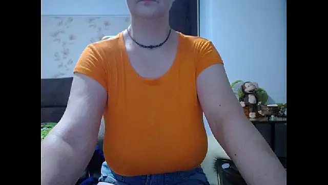 Snapshot of Mary_x chatting on 06.17.26 Mary x online show from 06.17.26