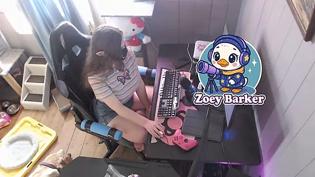 Snapshot of ZoeyBarker2007 chatting on 09.19.25 ZoeyBarker2007 online show from 09.19.25