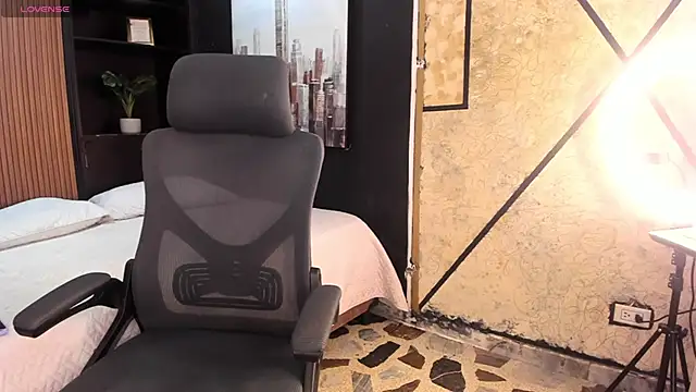 Snapshot of AmbarFoxx_ chatting on 02.13.26 AmbarFoxx online show from 02.13.26