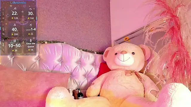 Snapshot of PrincePoppy chatting on 09.15.25 PrincePoppy online show from 09.15.25