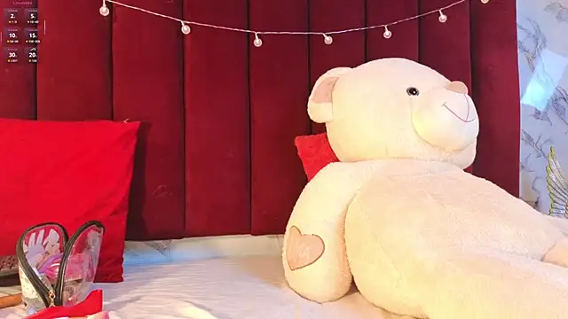 Snapshot of PrincePoppy chatting on 10.25.25 PrincePoppy online show from 10.25.25