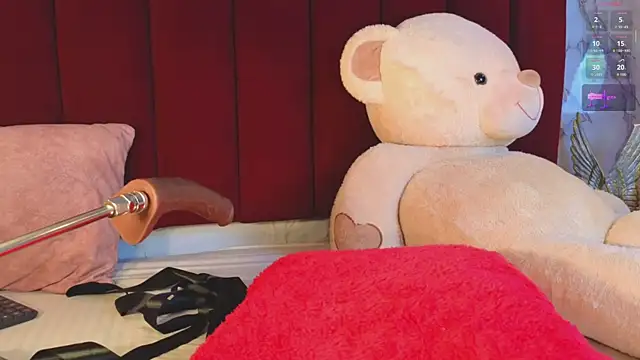 Snapshot of PrincePoppy chatting on 11.12.25 PrincePoppy online show from 11.12.25